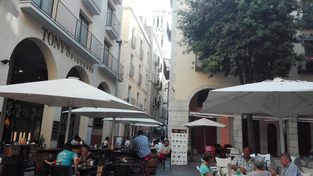 Center Plaza Figueres Leilighet Figueres  Eksteriør bilde